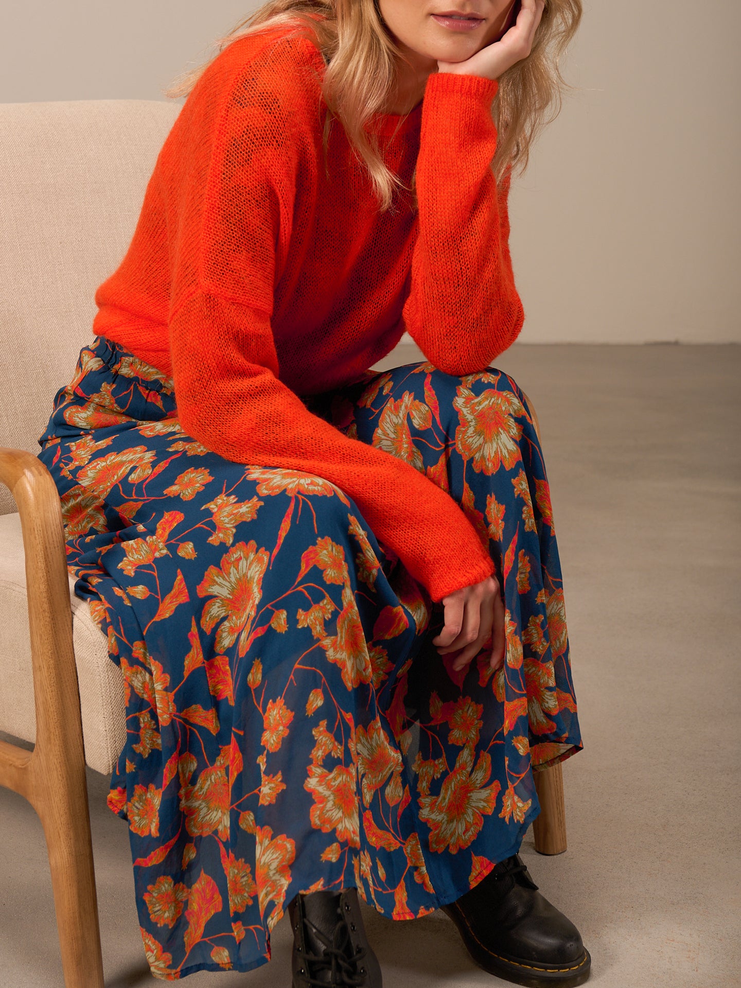 Skirt with elastic waistband