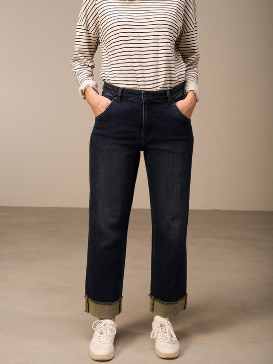 Straight-leg trousers