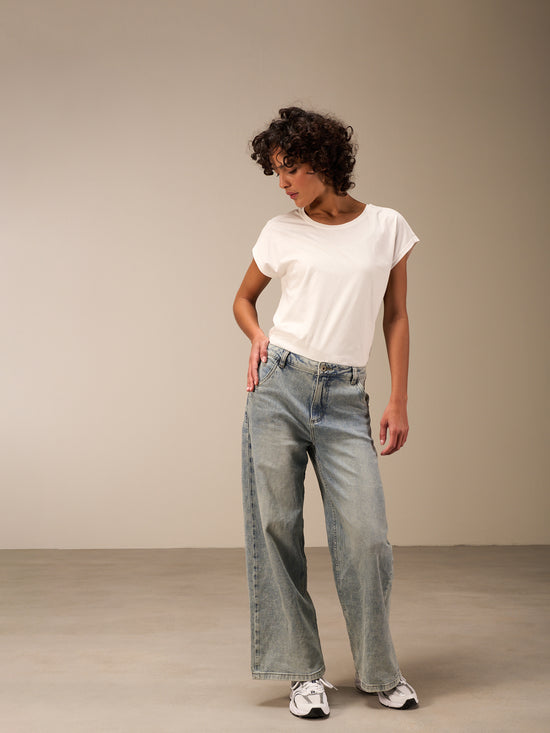 Wide-leg jeans