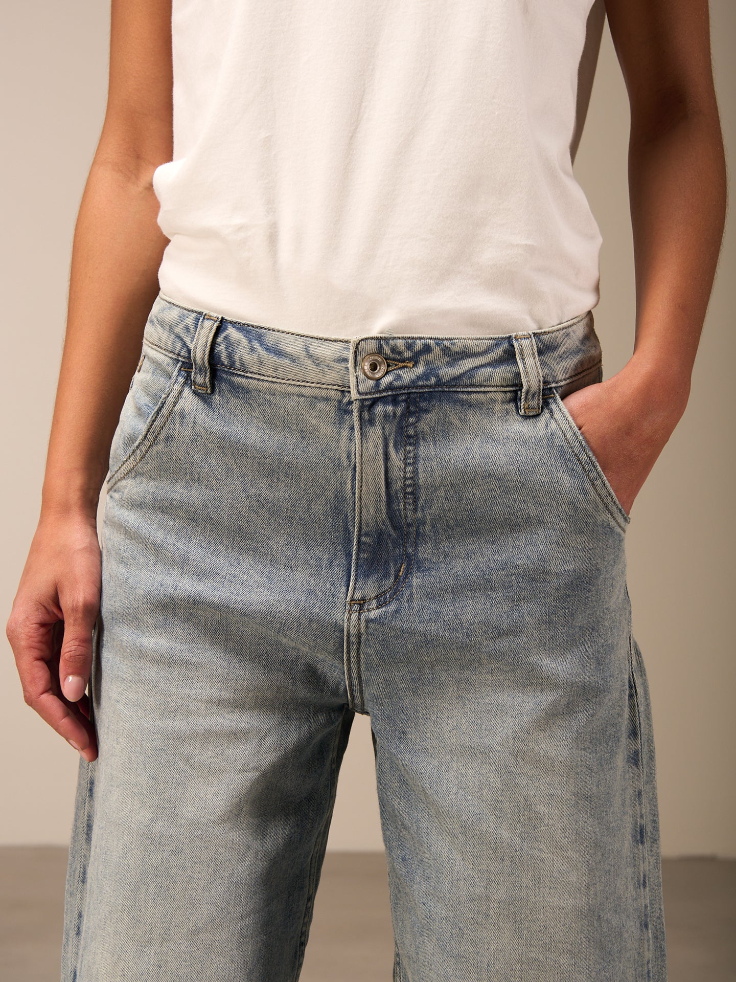 Wide-leg jeans