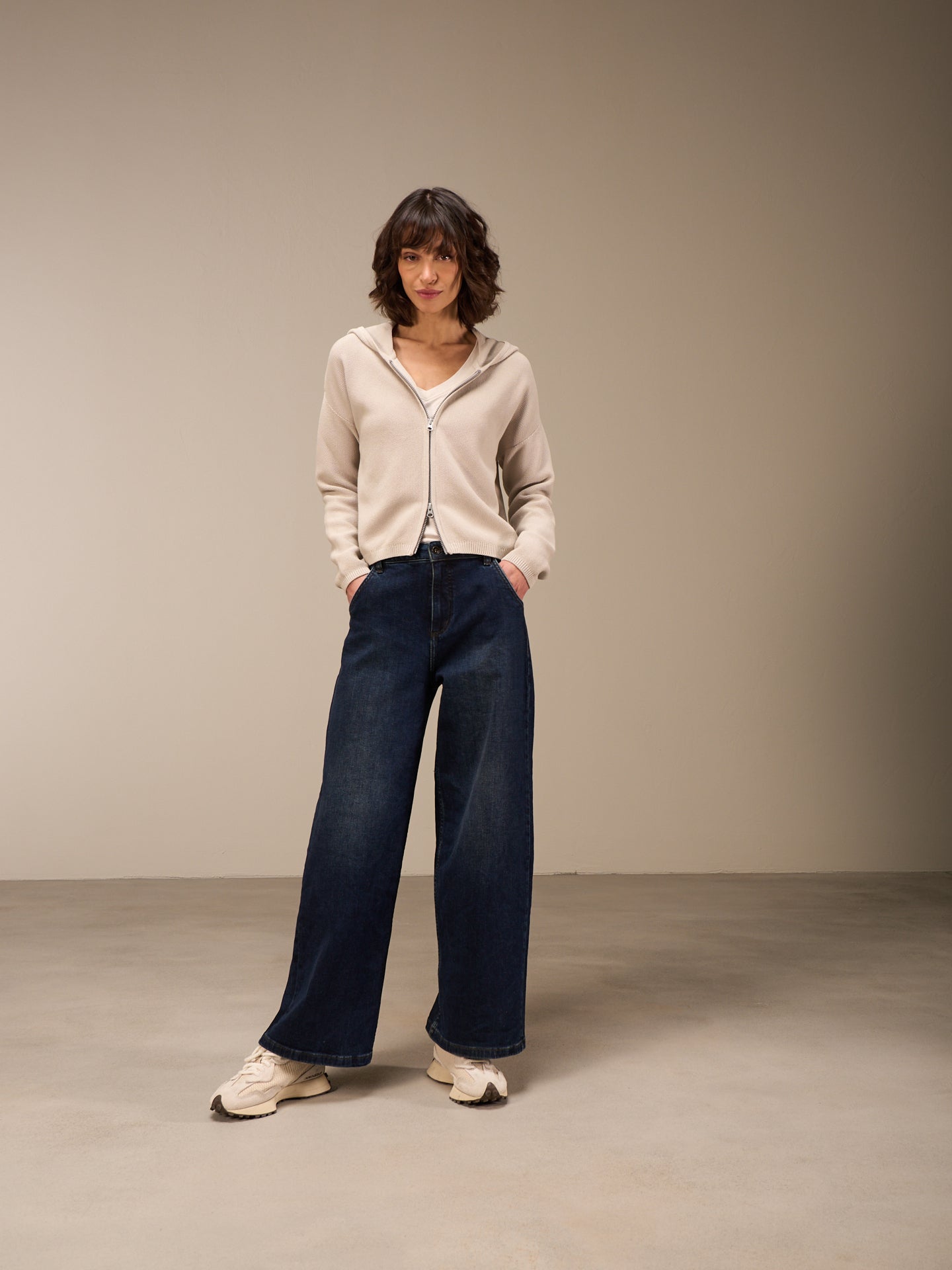 Wide-leg jeans