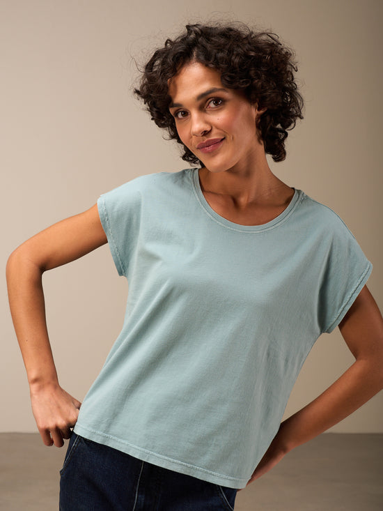 Shirt mit angeschnittenen Ärmeln