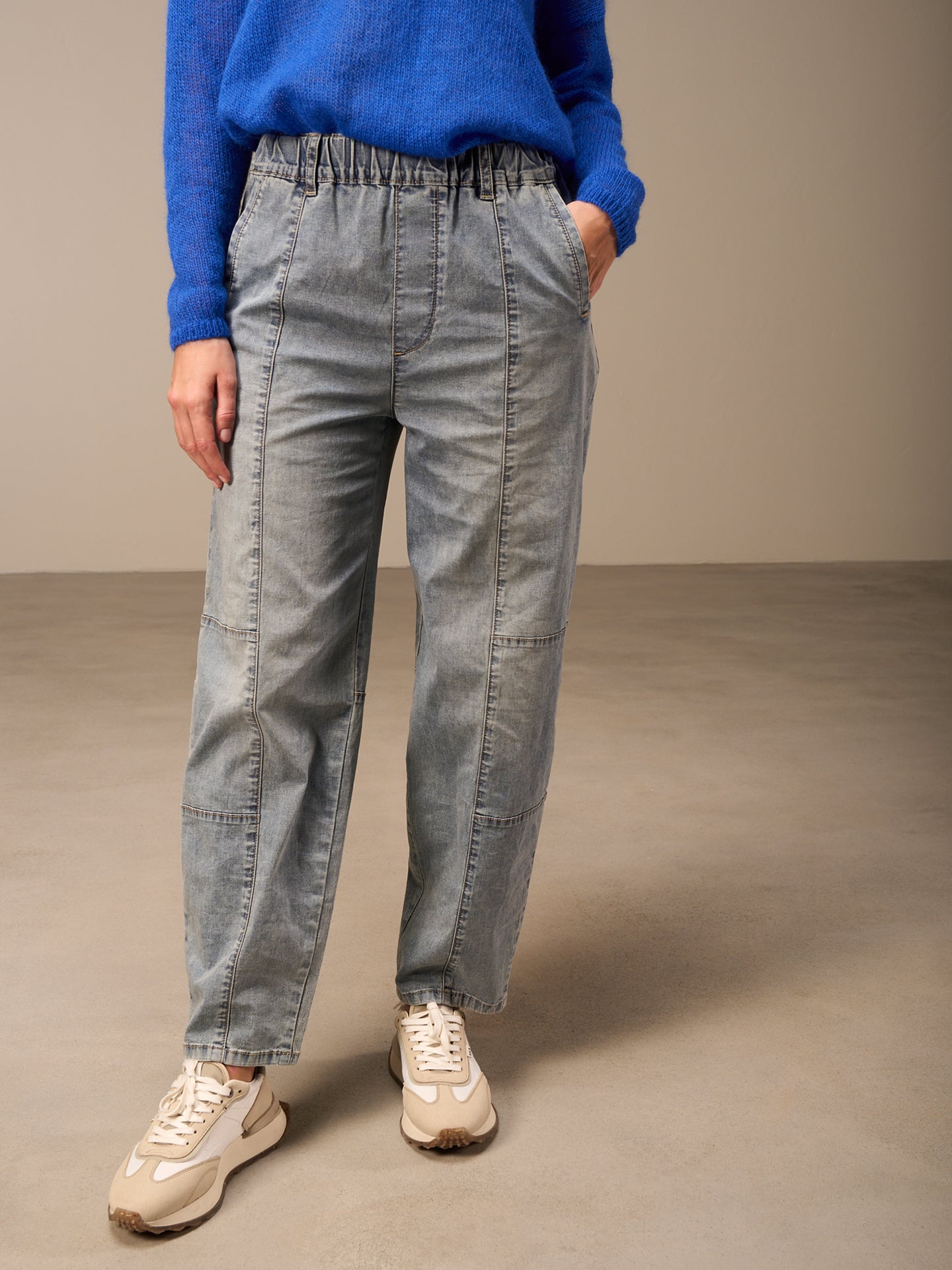 Jeans with elastic waistband