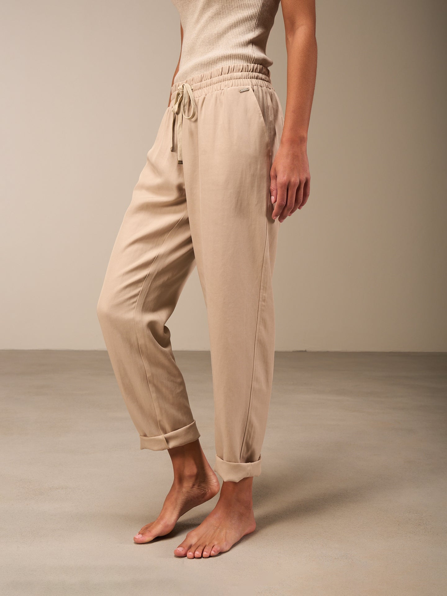 Pants with elastic waistband