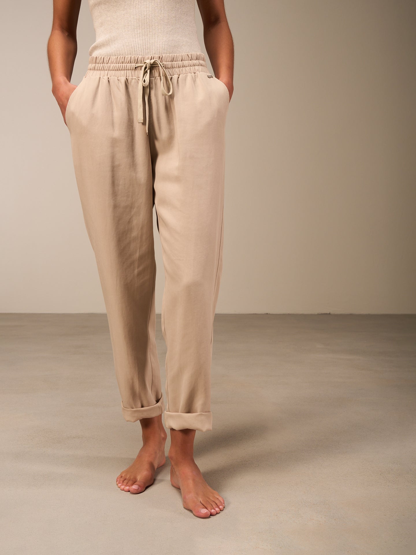 Pants with elastic waistband