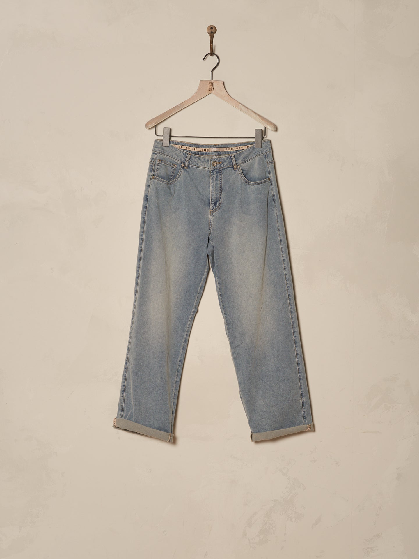 Straight-leg jeans