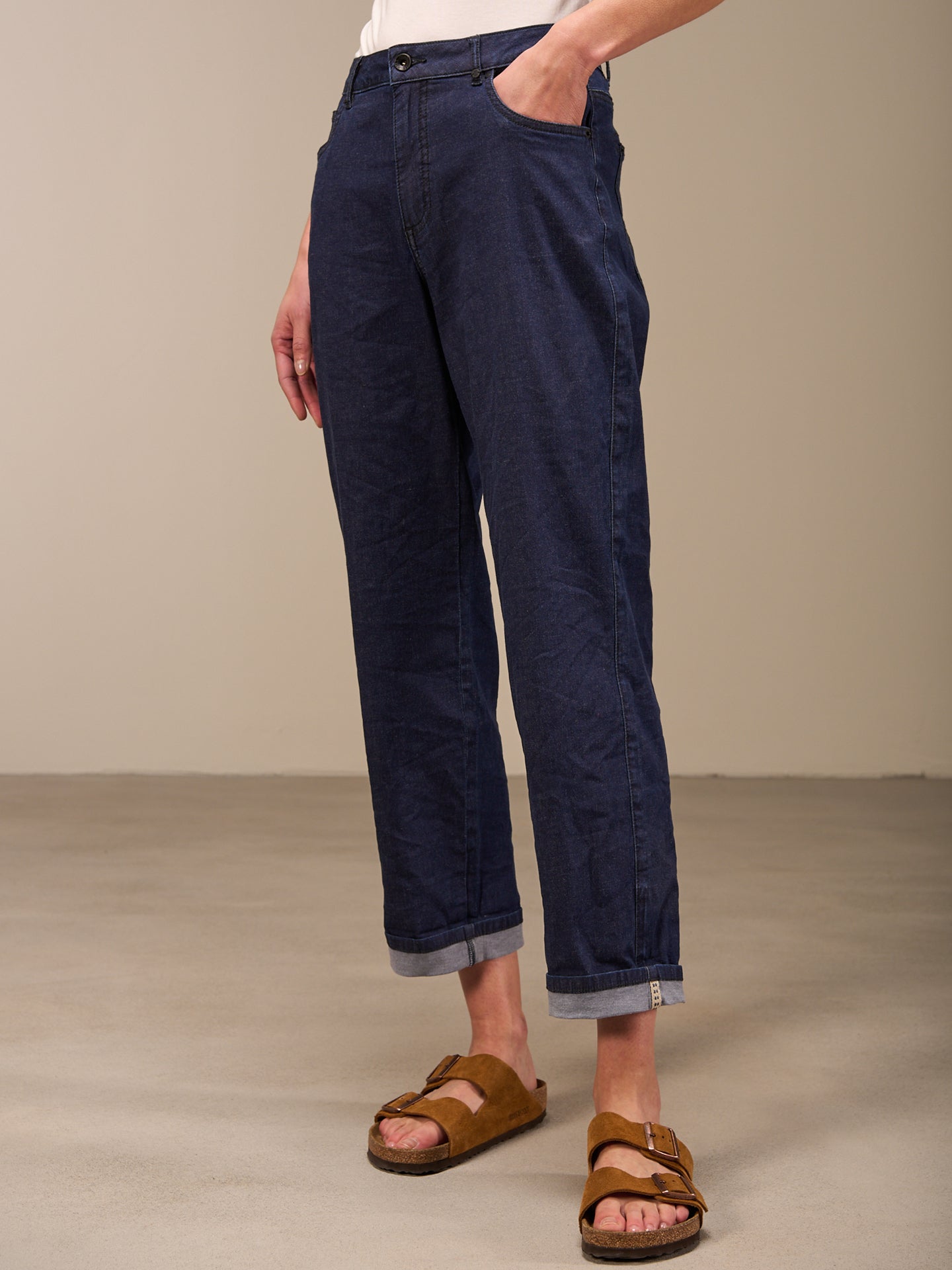 Straight-leg jeans