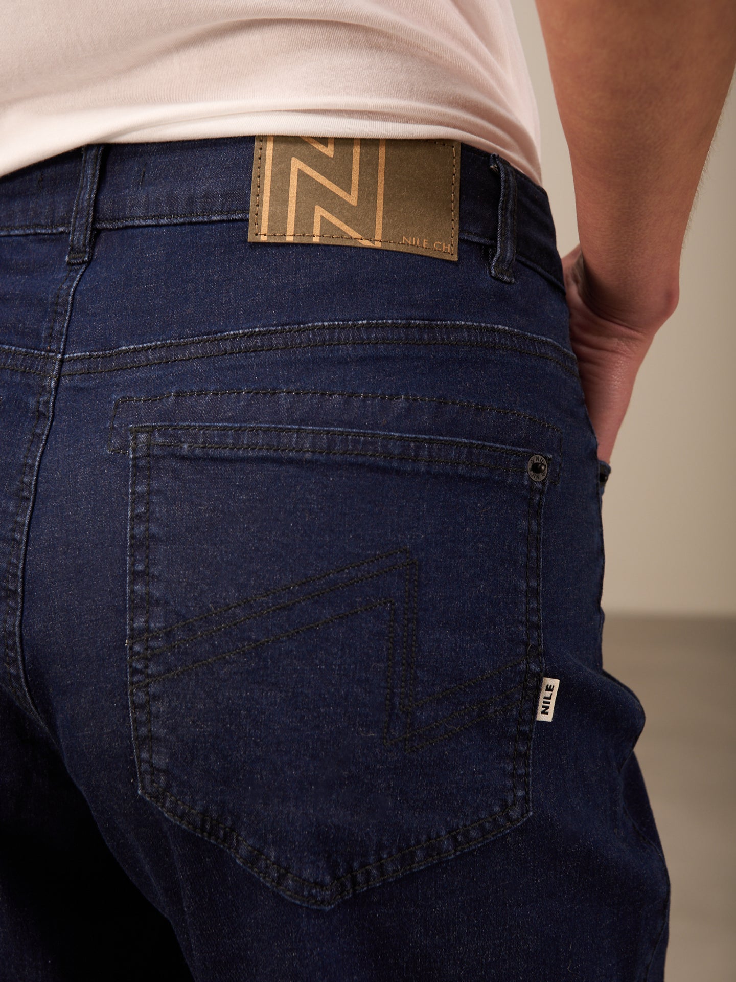 Straight-leg jeans