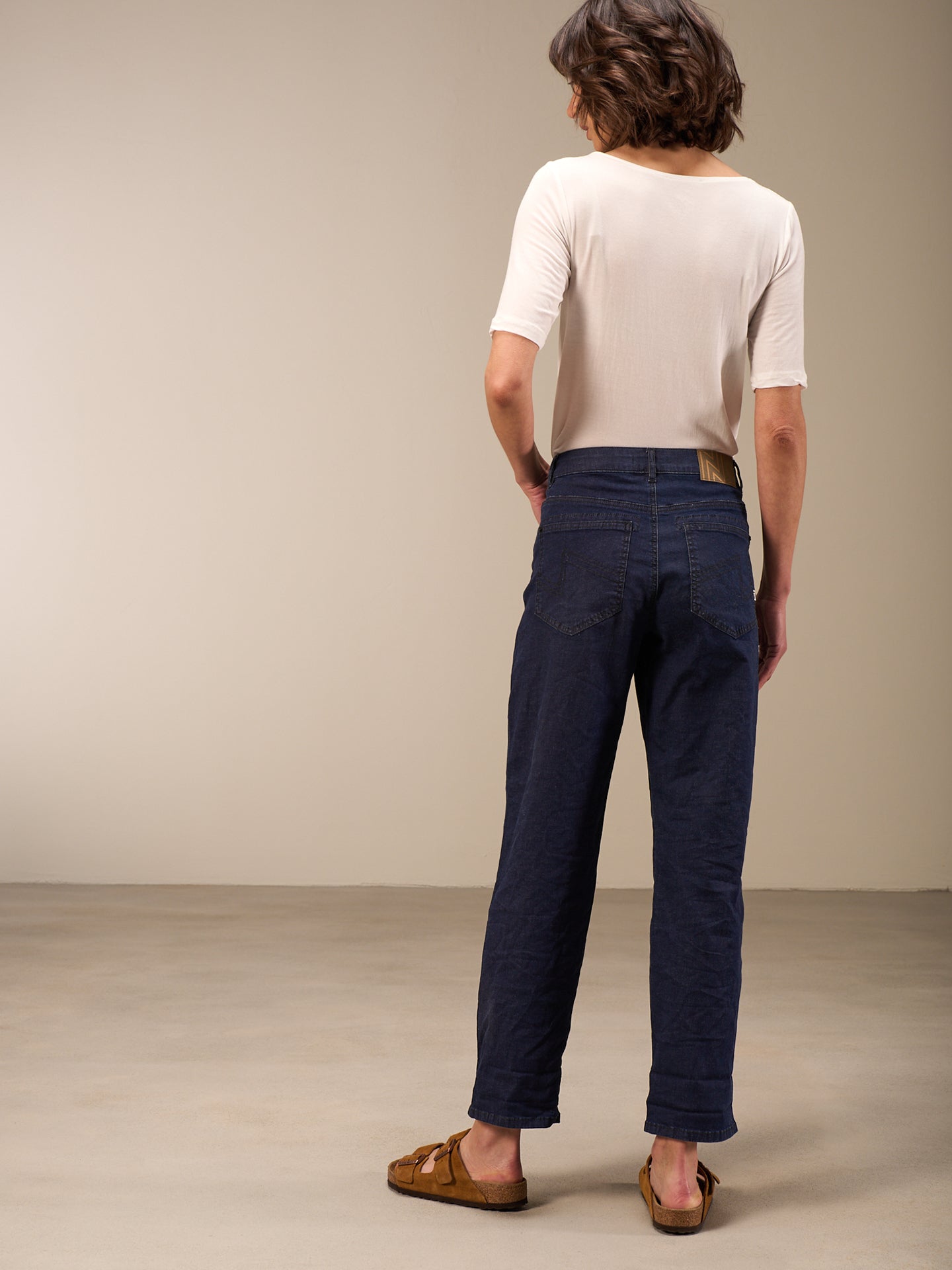 Straight-leg jeans