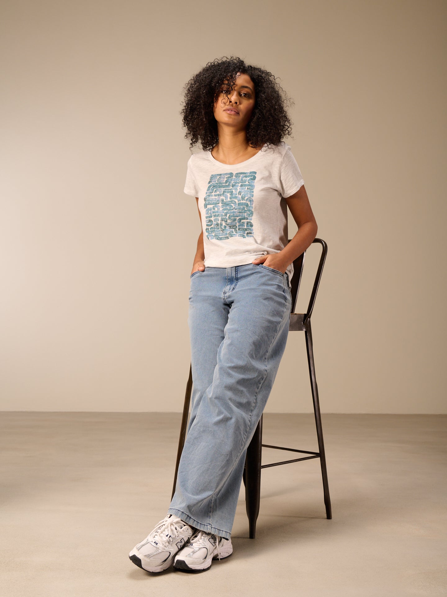 Wide-leg jeans