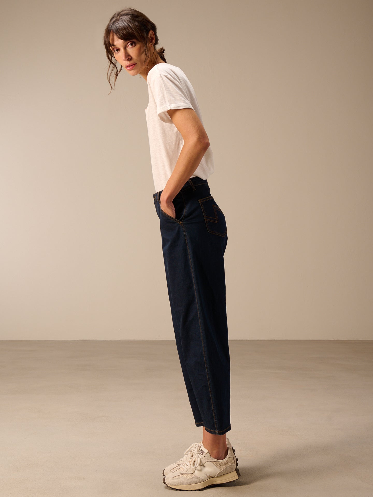 Barrel-leg jeans