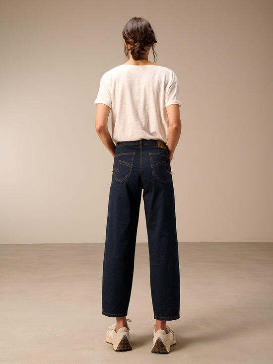 Barrel-leg jeans