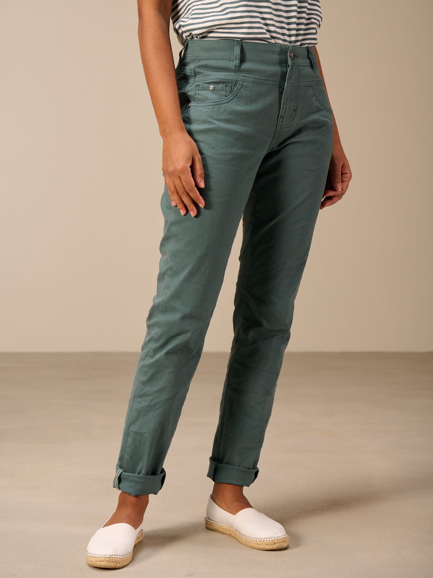 Tapered pants
