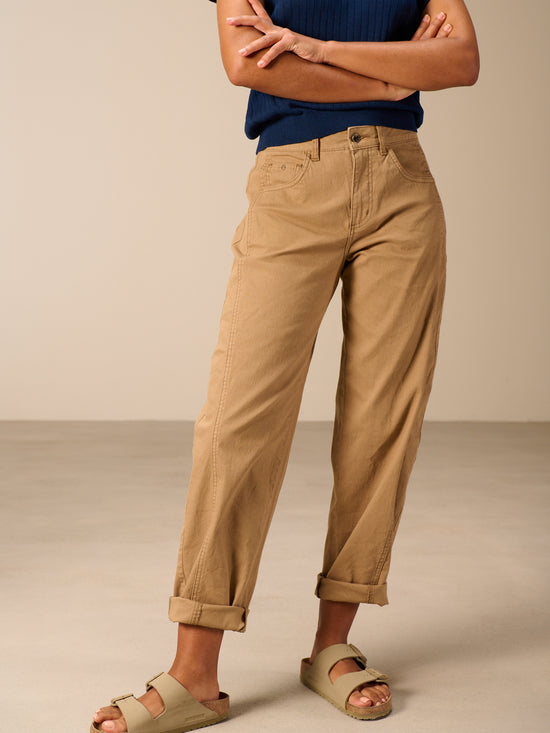 Barrel-leg trousers