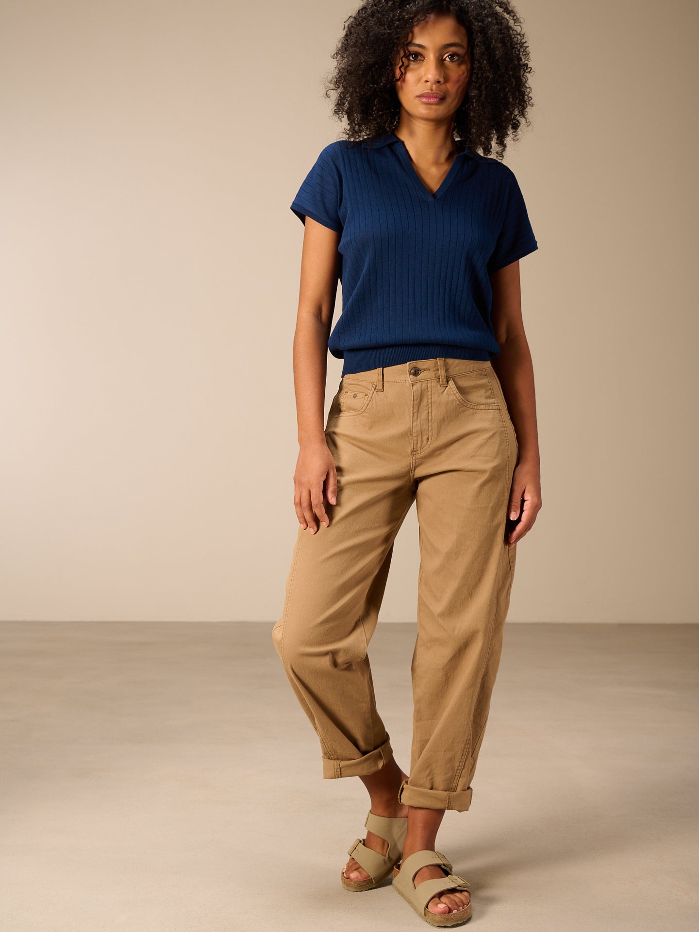 Barrel-leg trousers