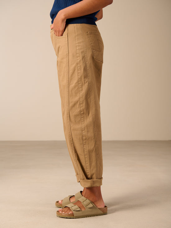Barrel-leg trousers