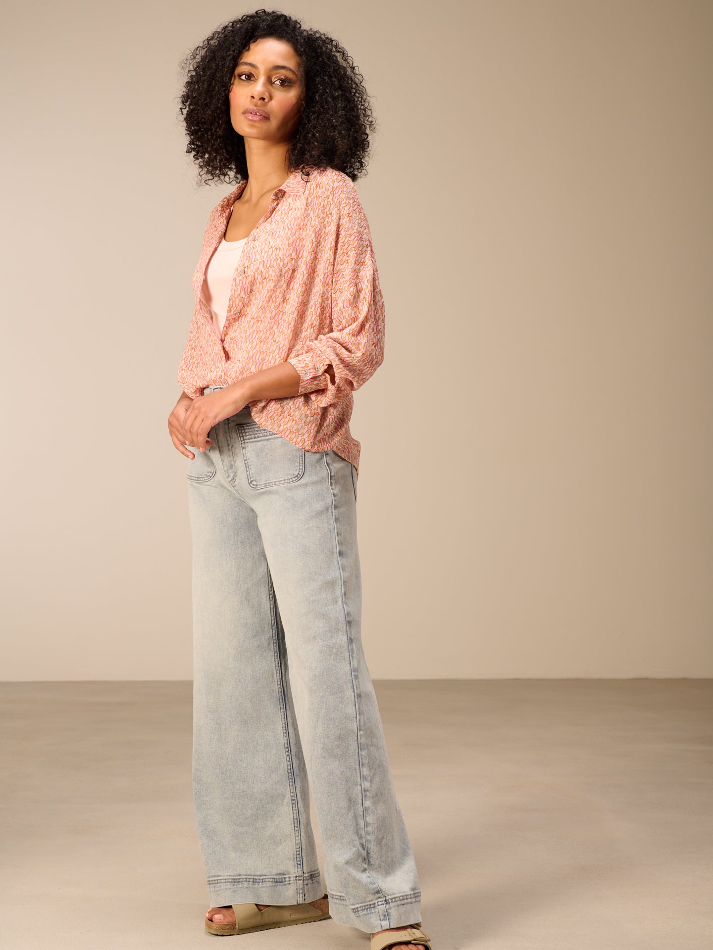 Wide-leg jeans