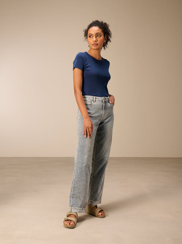 Straight-leg jeans