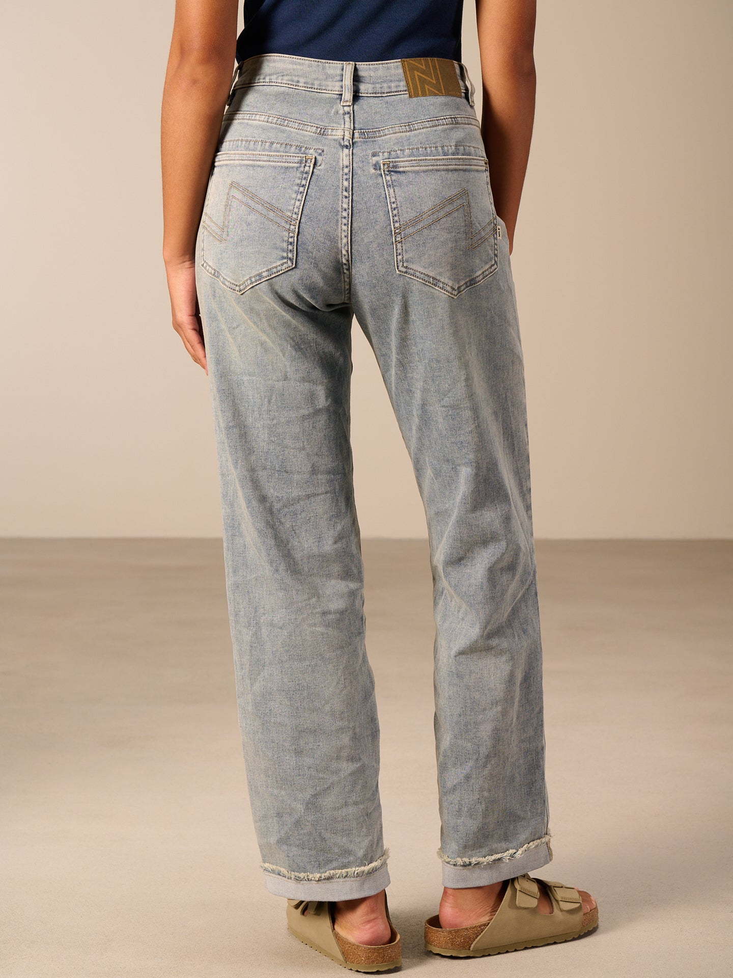 Straight-leg jeans