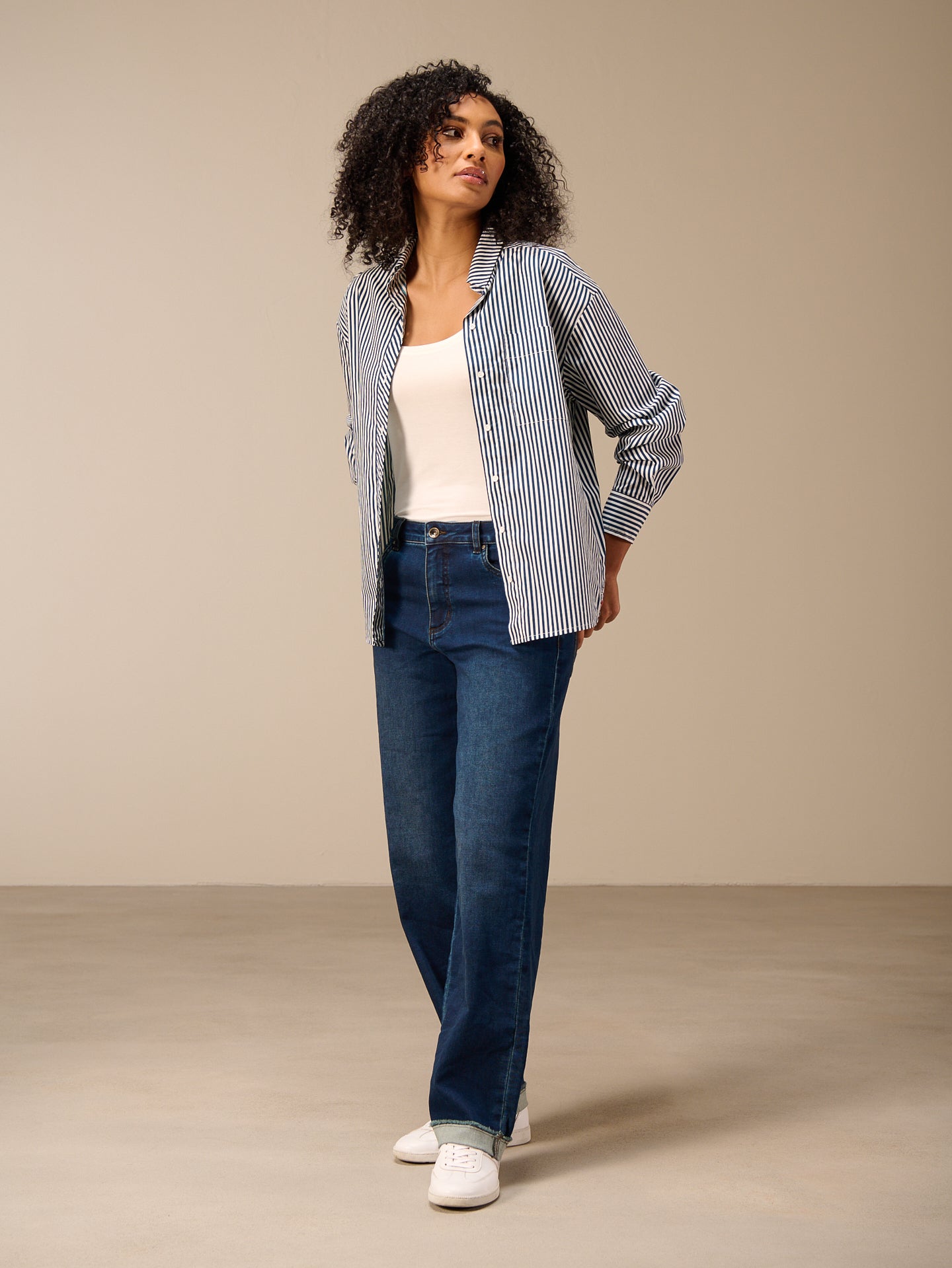 Straight-leg jeans