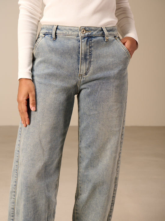 Barrel-leg jeans