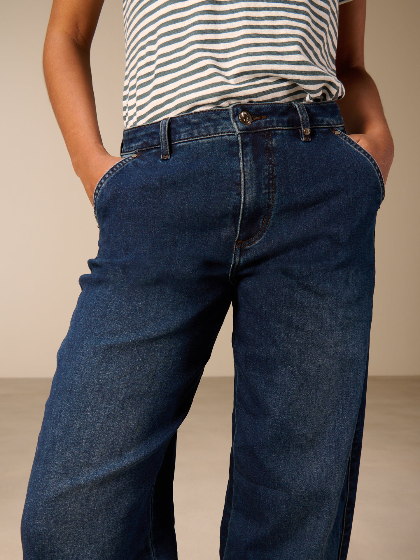 Barrel-leg jeans