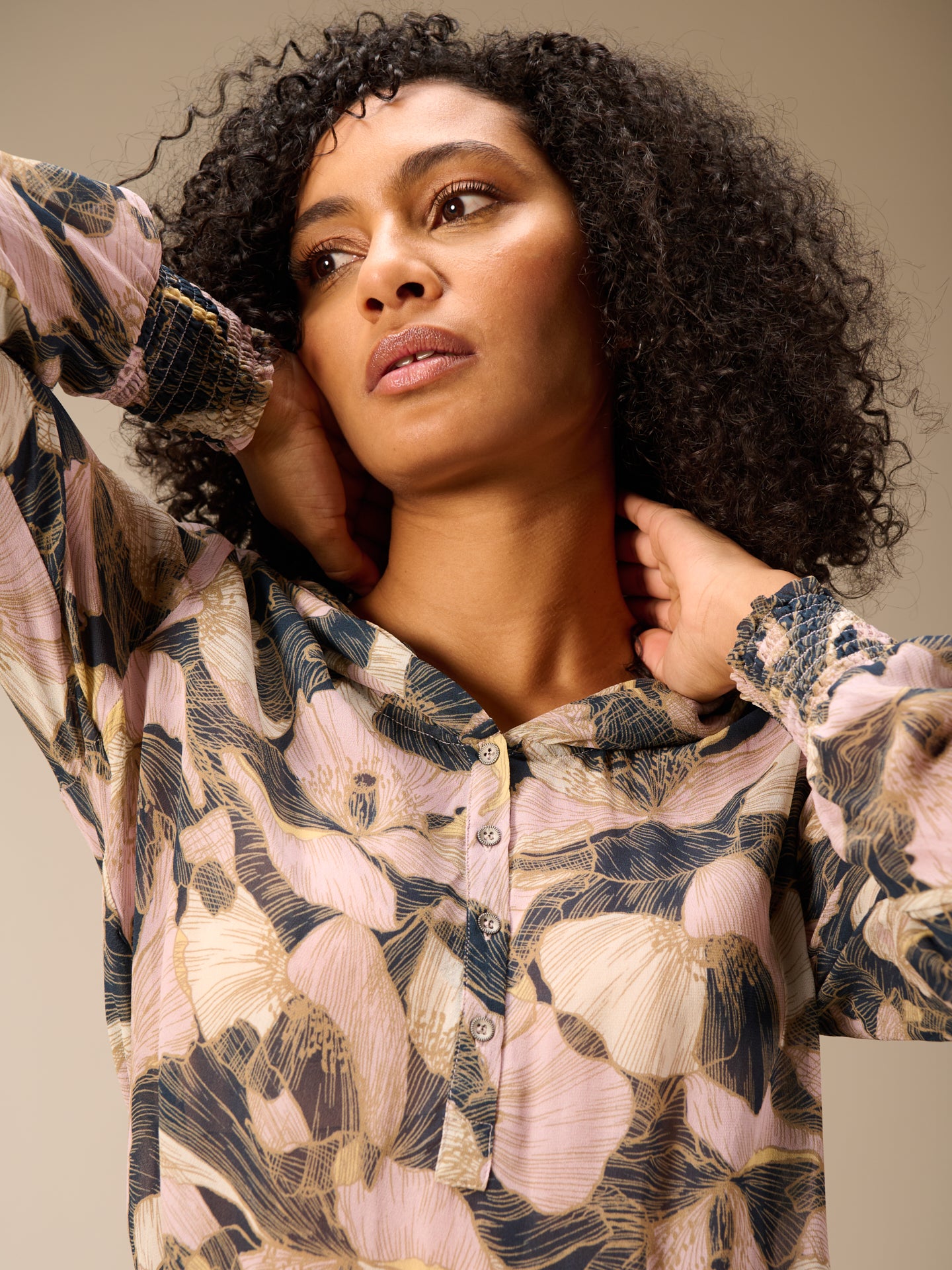 Hooded blouse