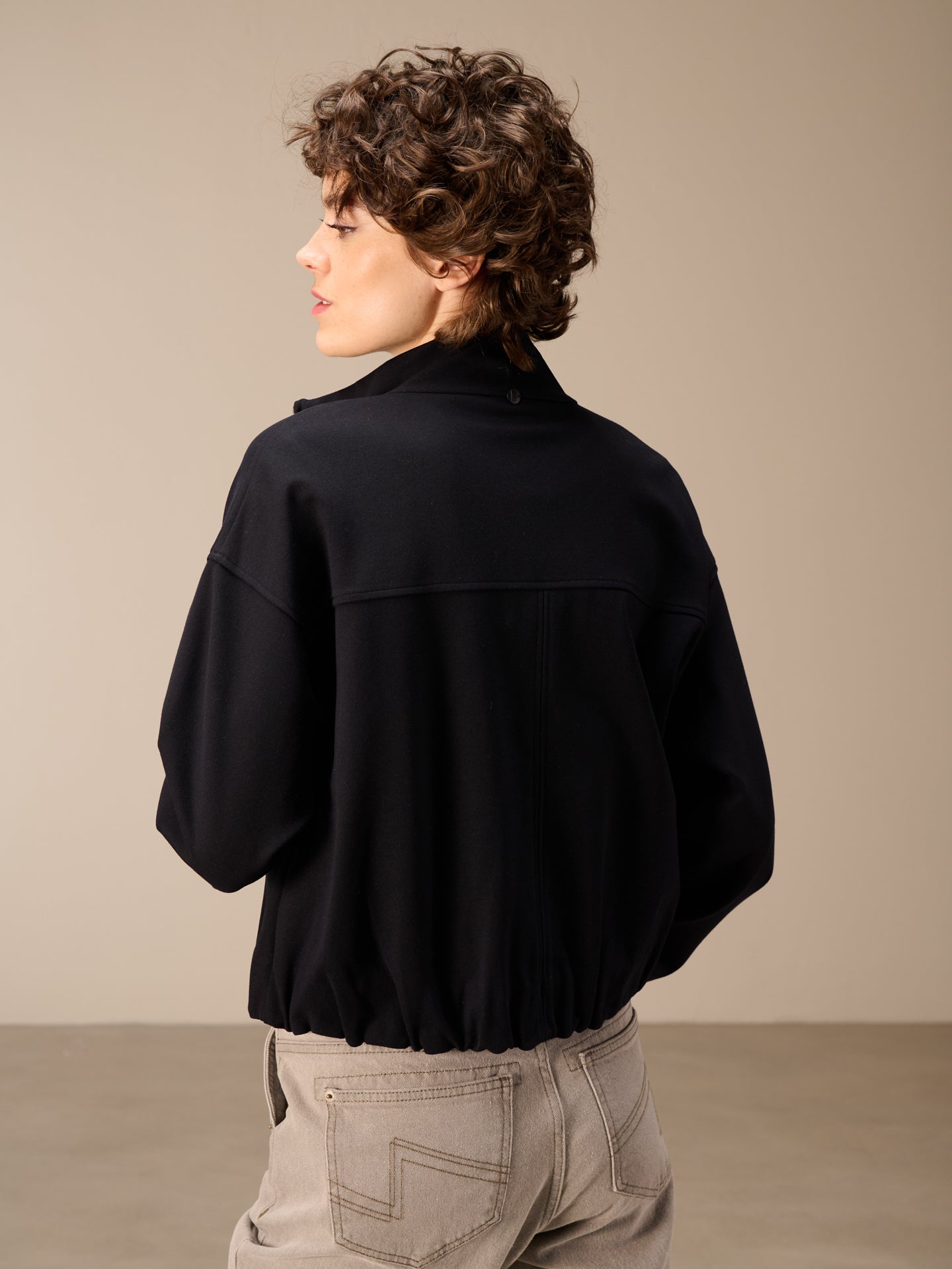 Sweatshirt jacket with zipper