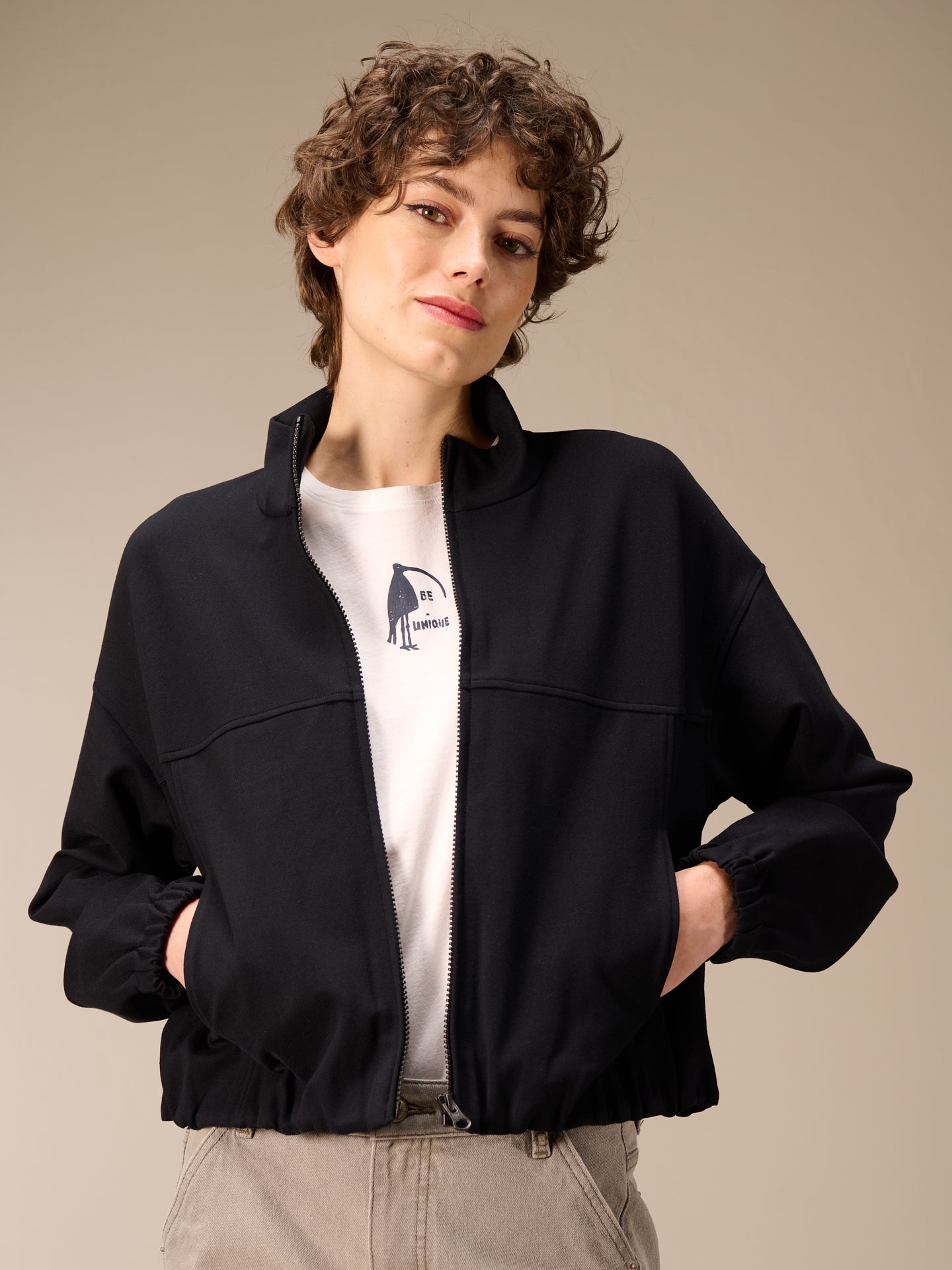 Sweatshirt jacket with zipper
