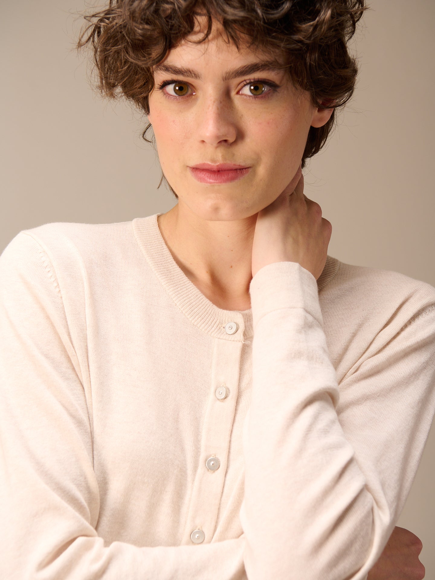 Round-neck cardigan