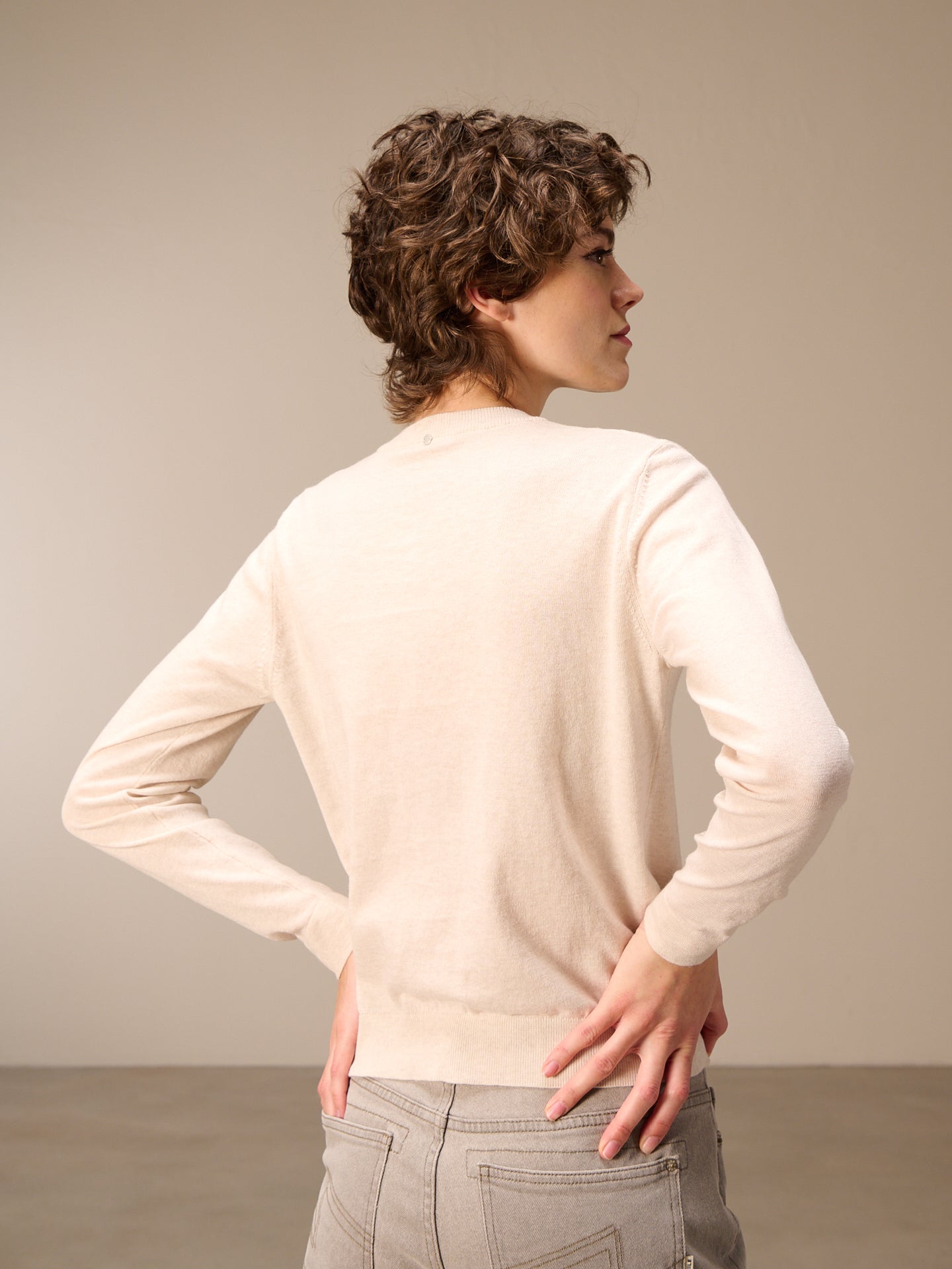 Round-neck cardigan