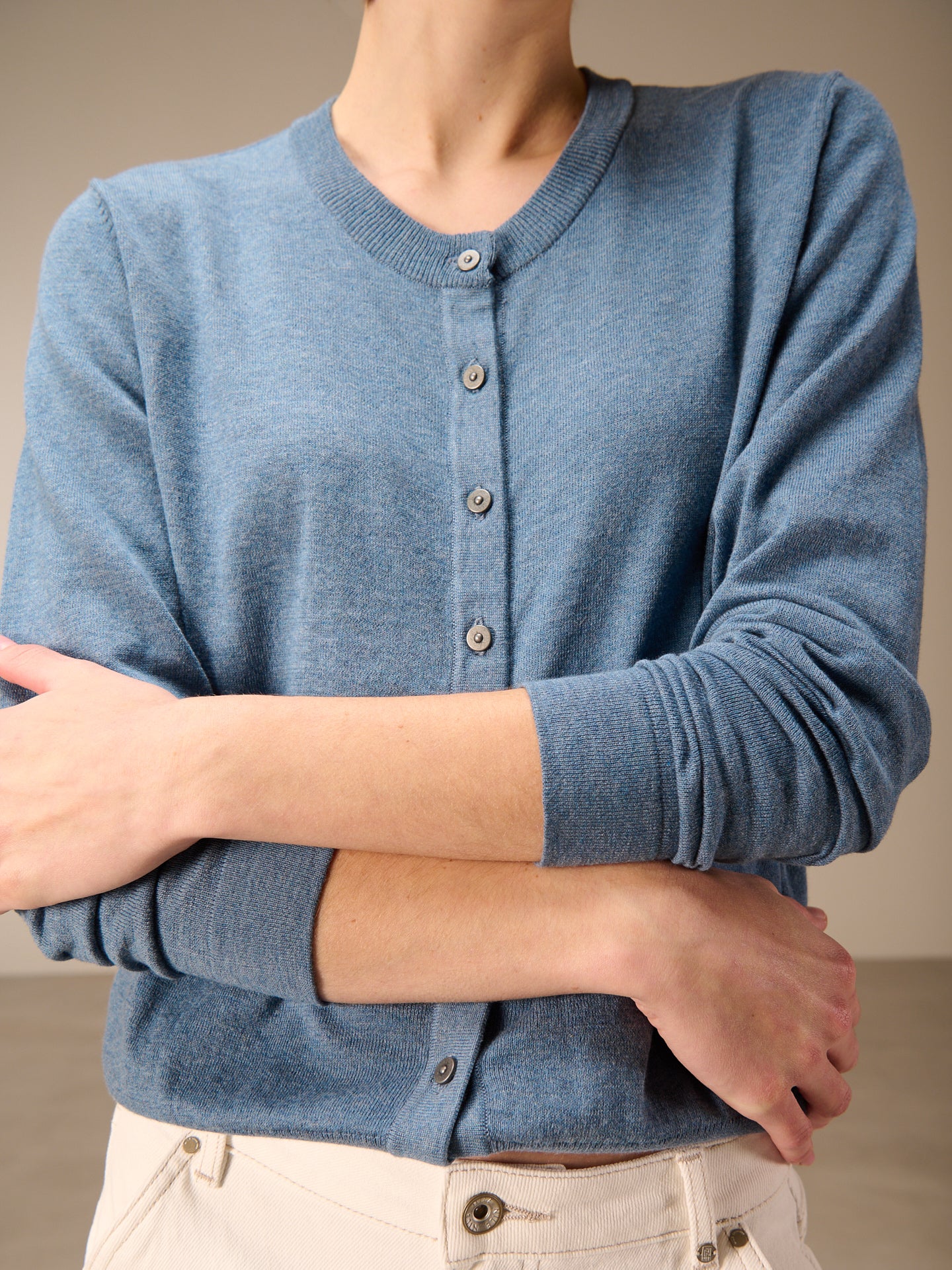 Round-neck cardigan