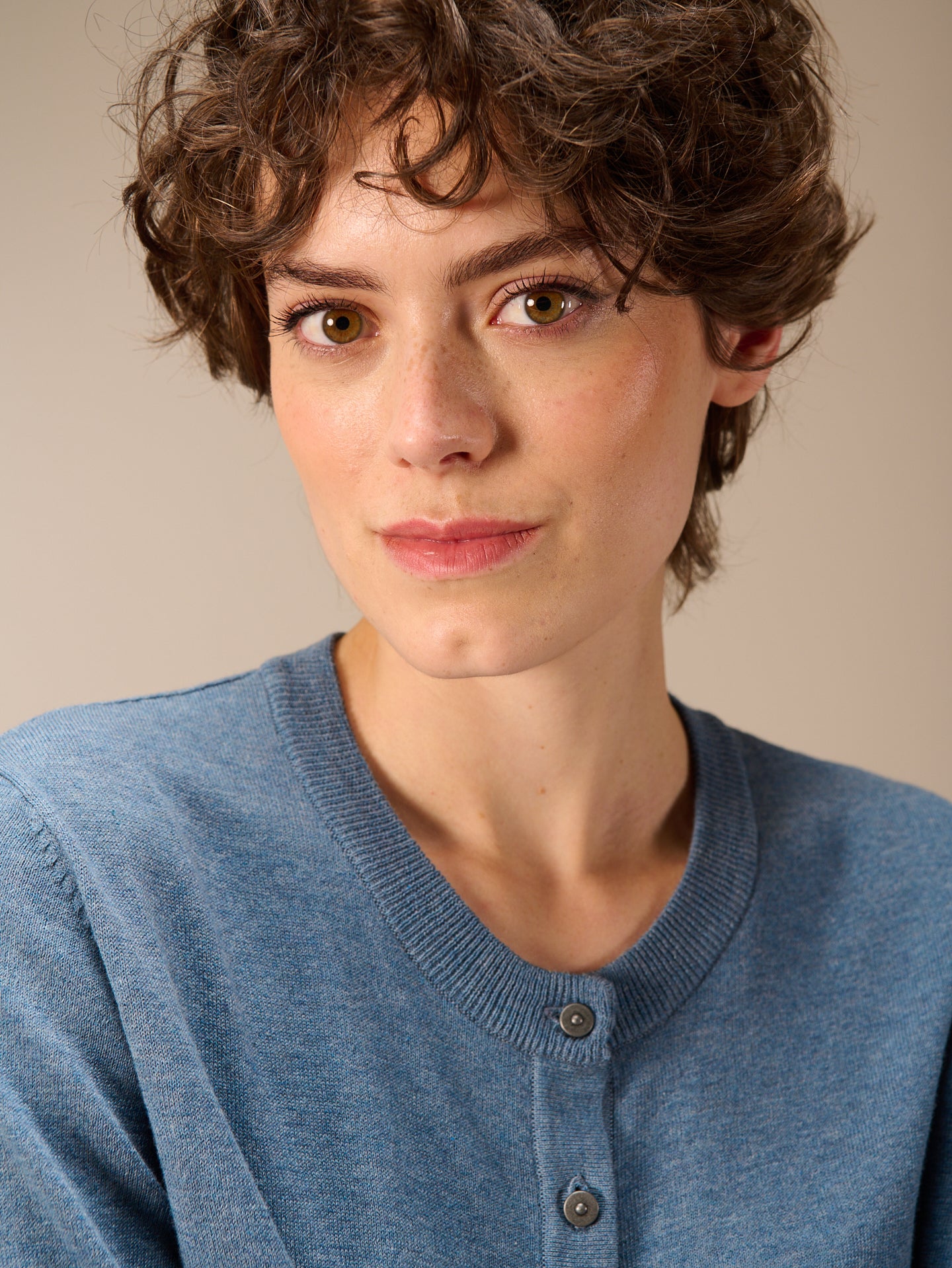 Round-neck cardigan