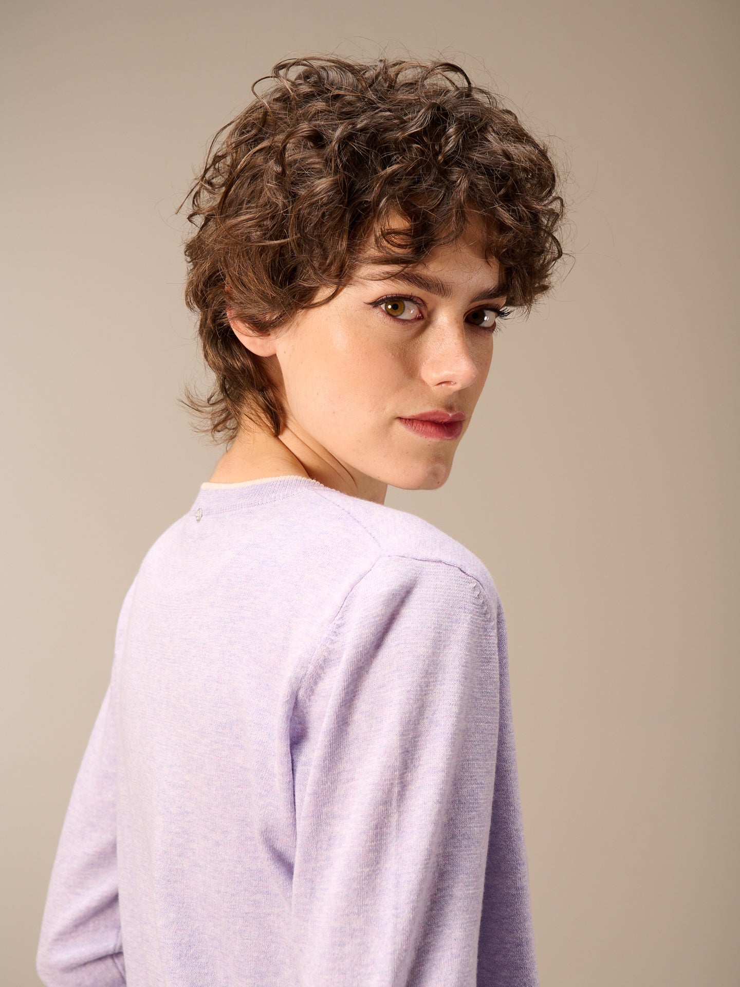 Round-neck cardigan