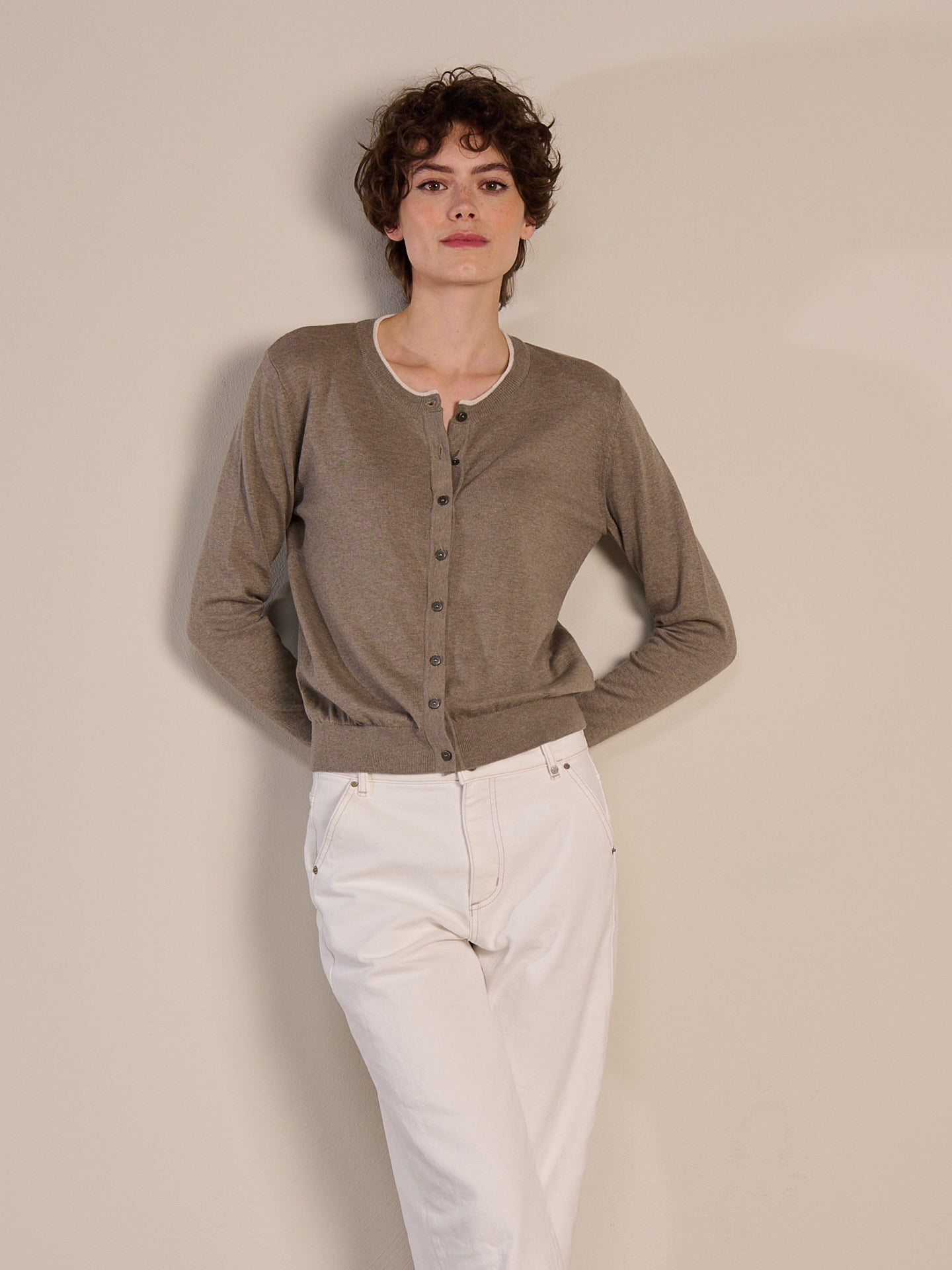 Round-neck cardigan