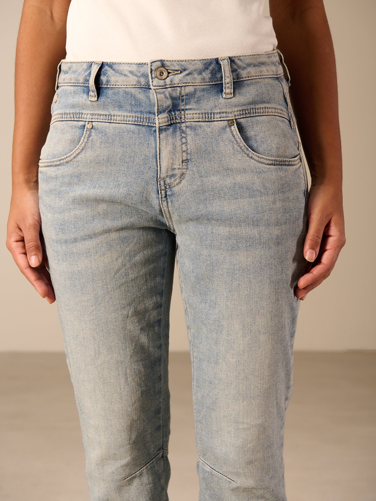 Tapered jeans