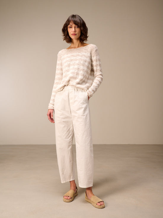 Barrel-leg trousers