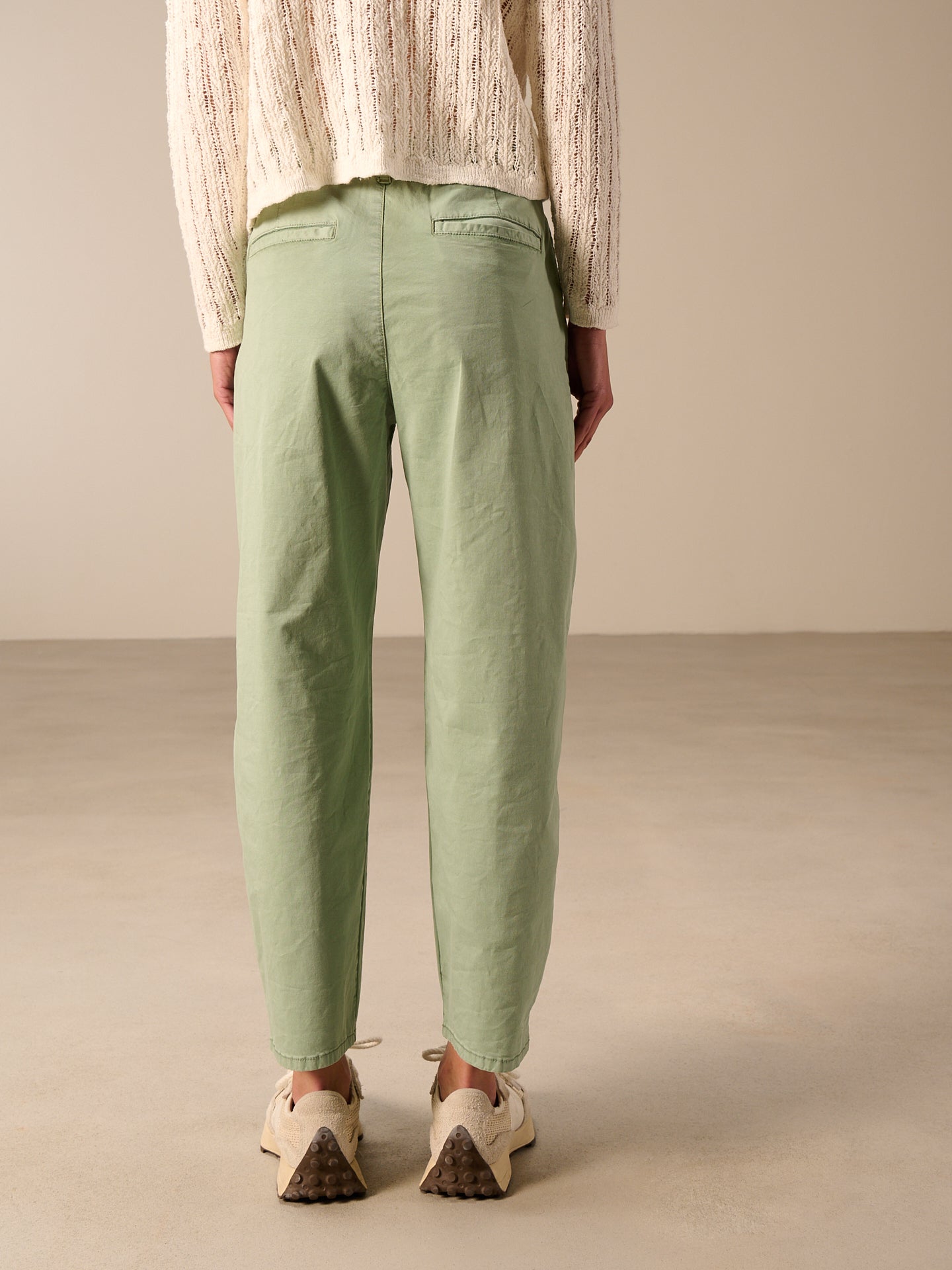 Barrel-leg trousers