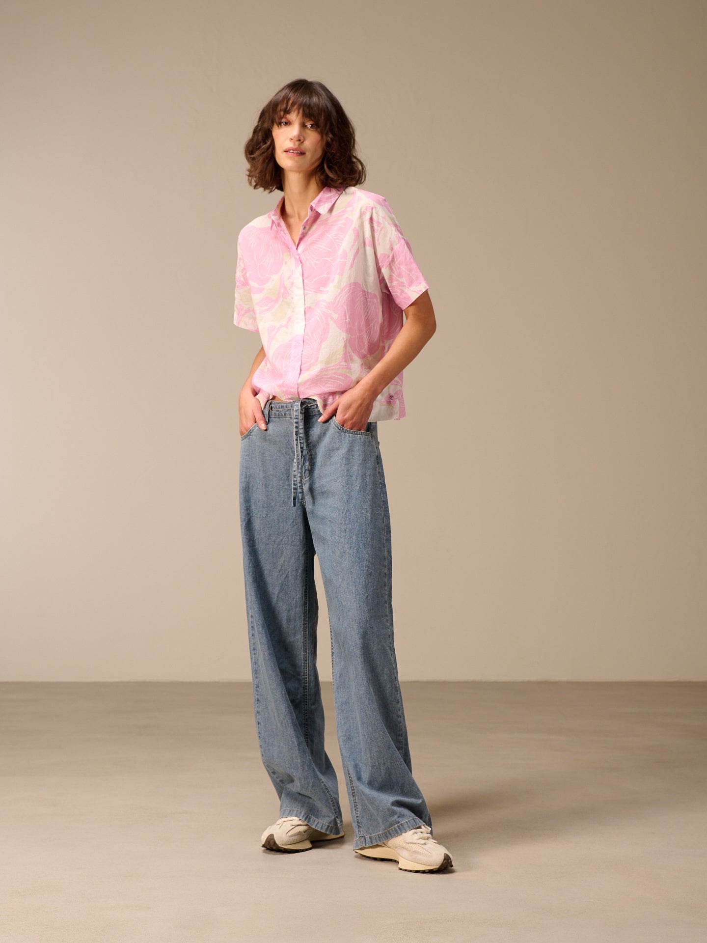 Wide-leg jeans