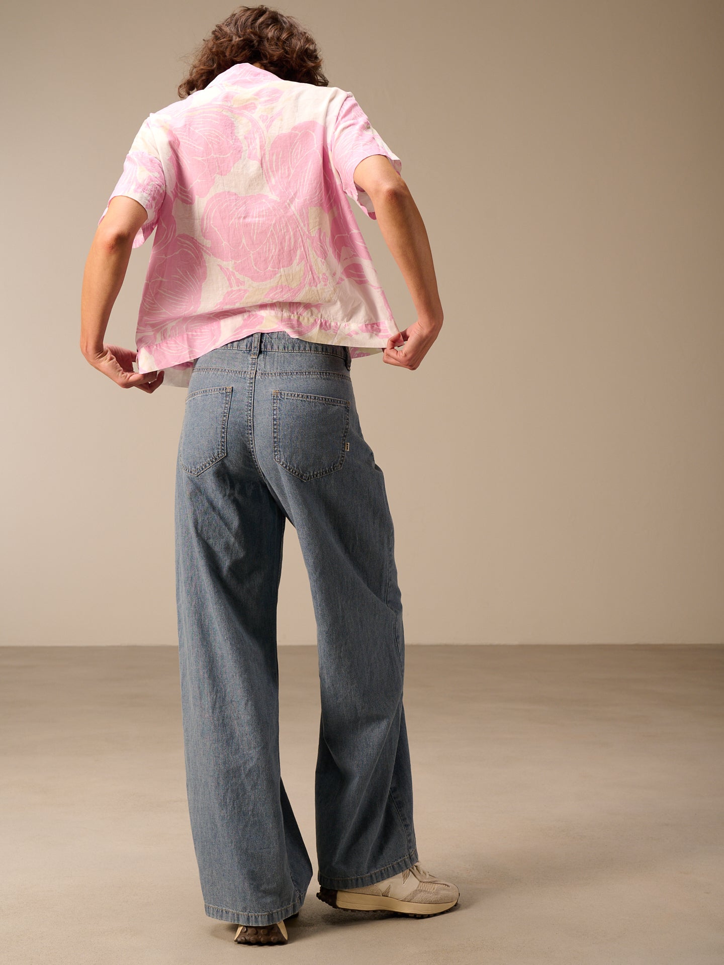 Wide-leg jeans
