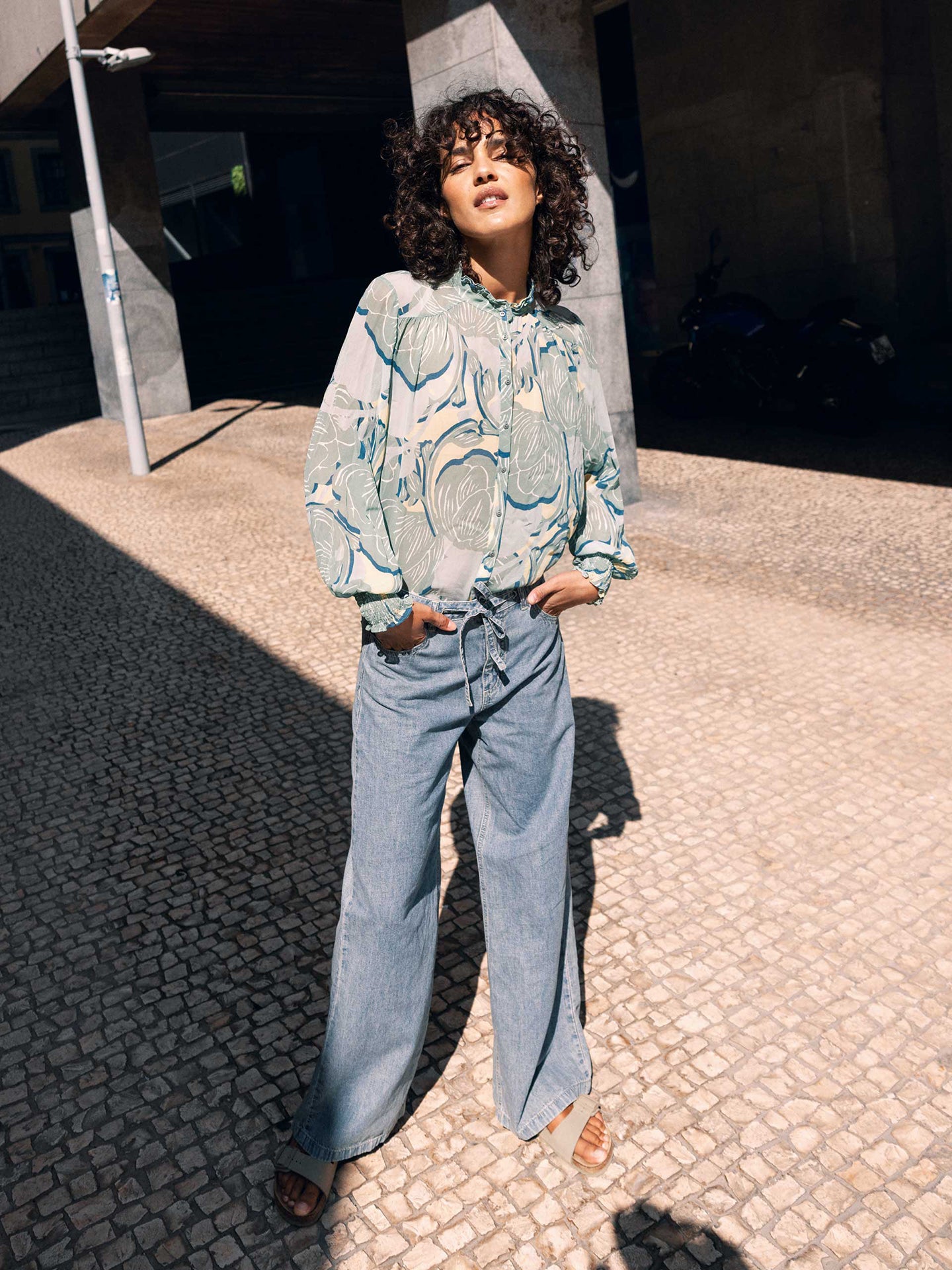 Wide-leg jeans