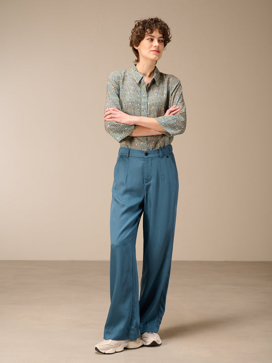 Wide-leg trousers