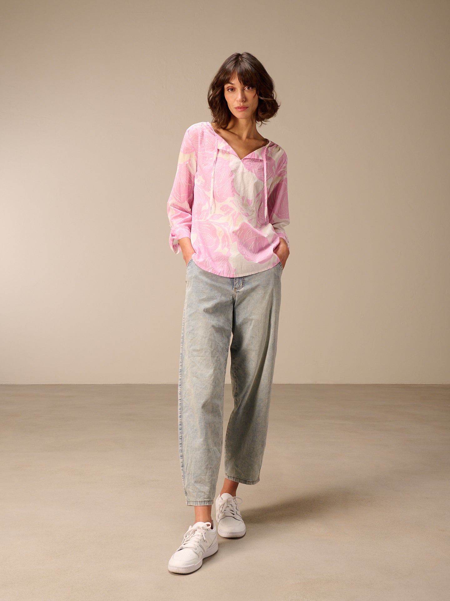 3/4-sleeved blouse