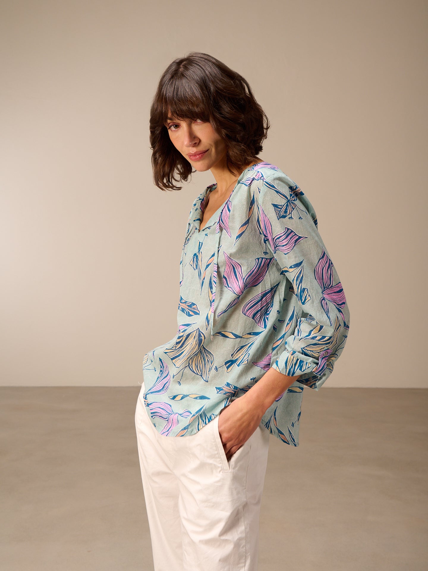 3/4-sleeved blouse
