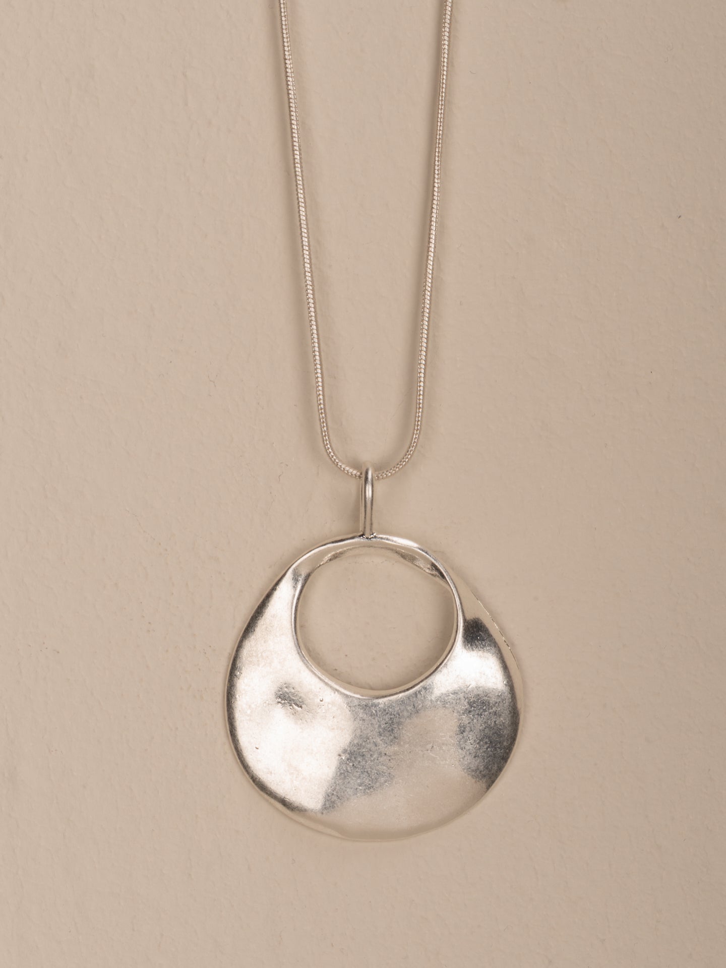 collier avec pendentif