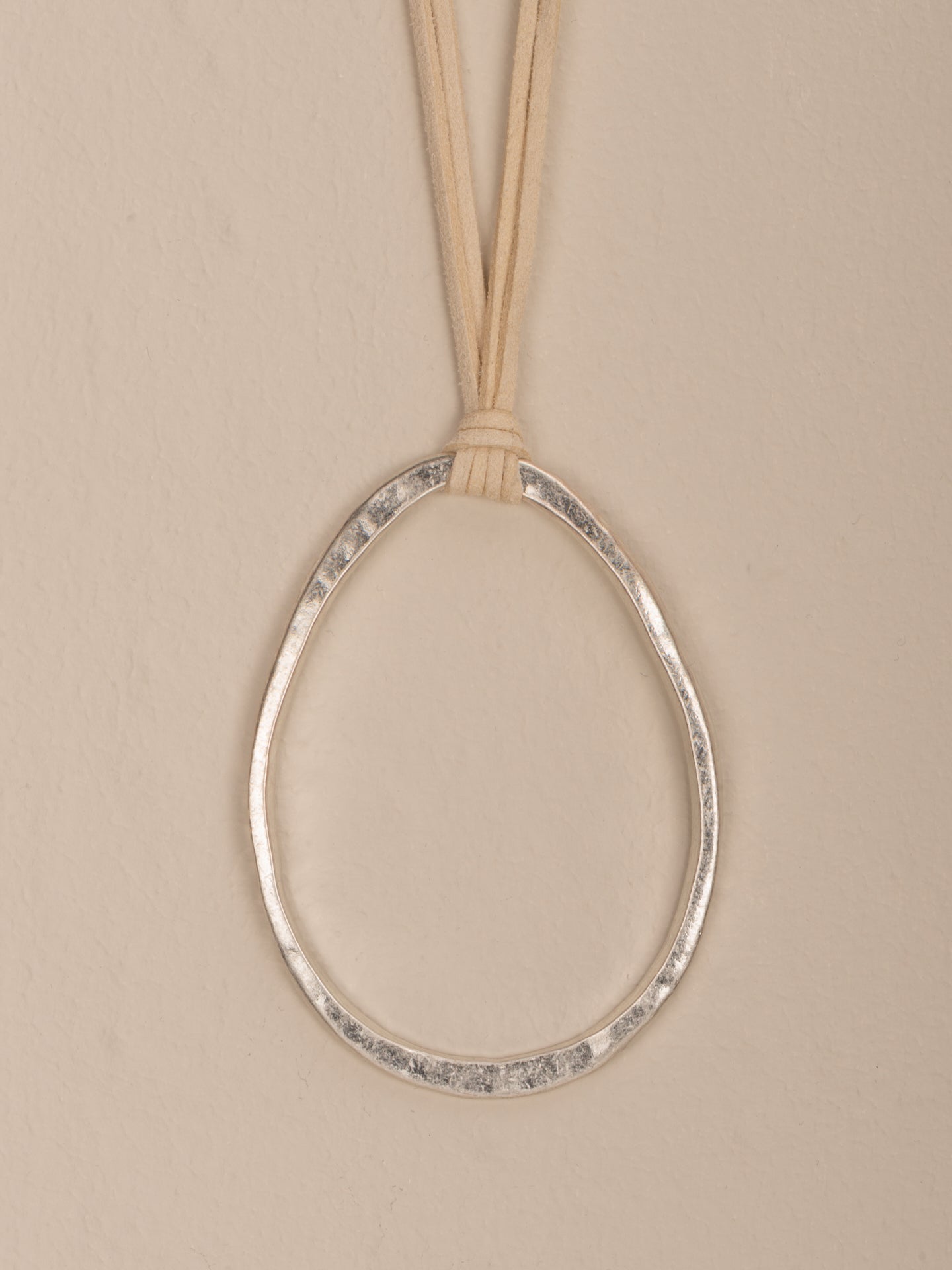 collier avec pendentif