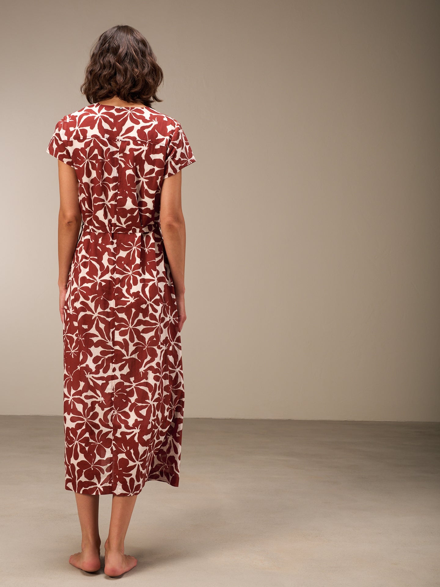 Round-neck dress