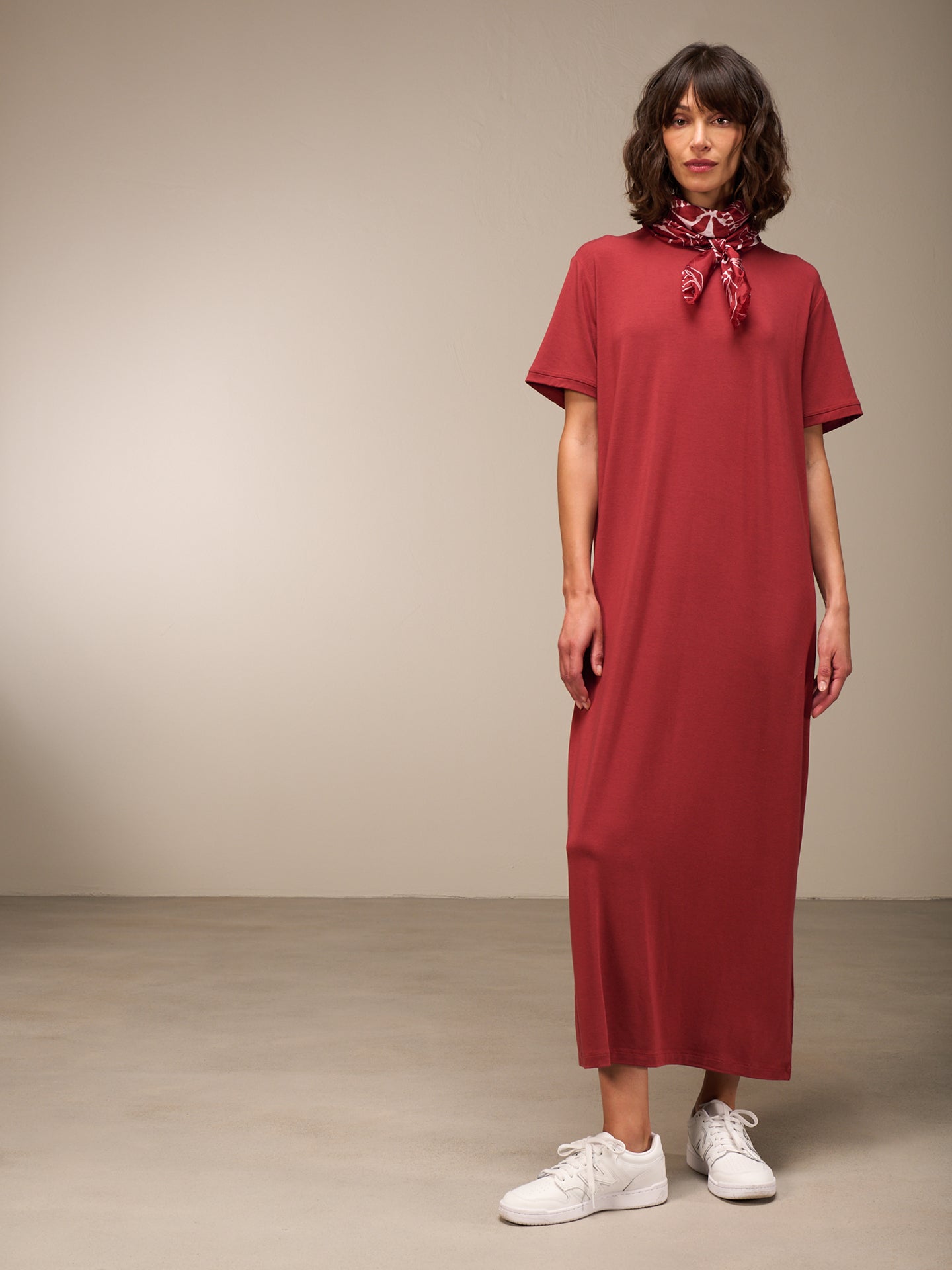 Round-neck dress