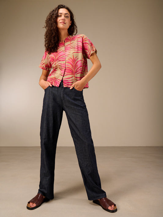 Straight-leg jeans