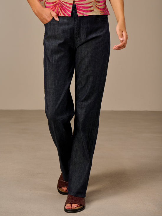 Straight-leg jeans